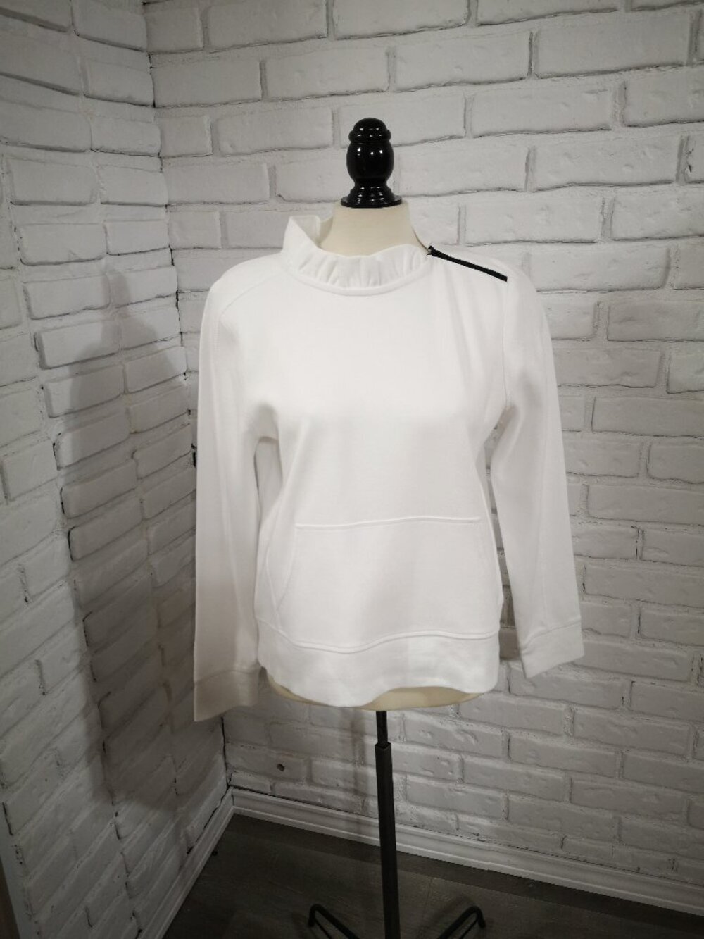T by Talbots Ladies Size Medium White Ruffle Neck Long Sleeves Side Zip Pullover